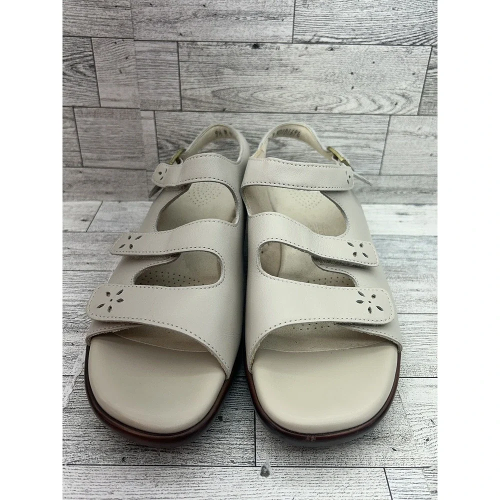 SAS Tripad Comfort Shoes Womens Size 9.5 M Beige Leather‎ Sandals Straps